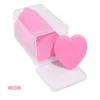 200 piezas en caja roja rosa en forma de corazón.