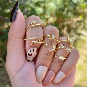 Dylam Dainty Boho Star Rings Set Festival Bohemian Rings Set Beach and Vacation Summer Jewelry Knuckle Gold Stackable Open Rings