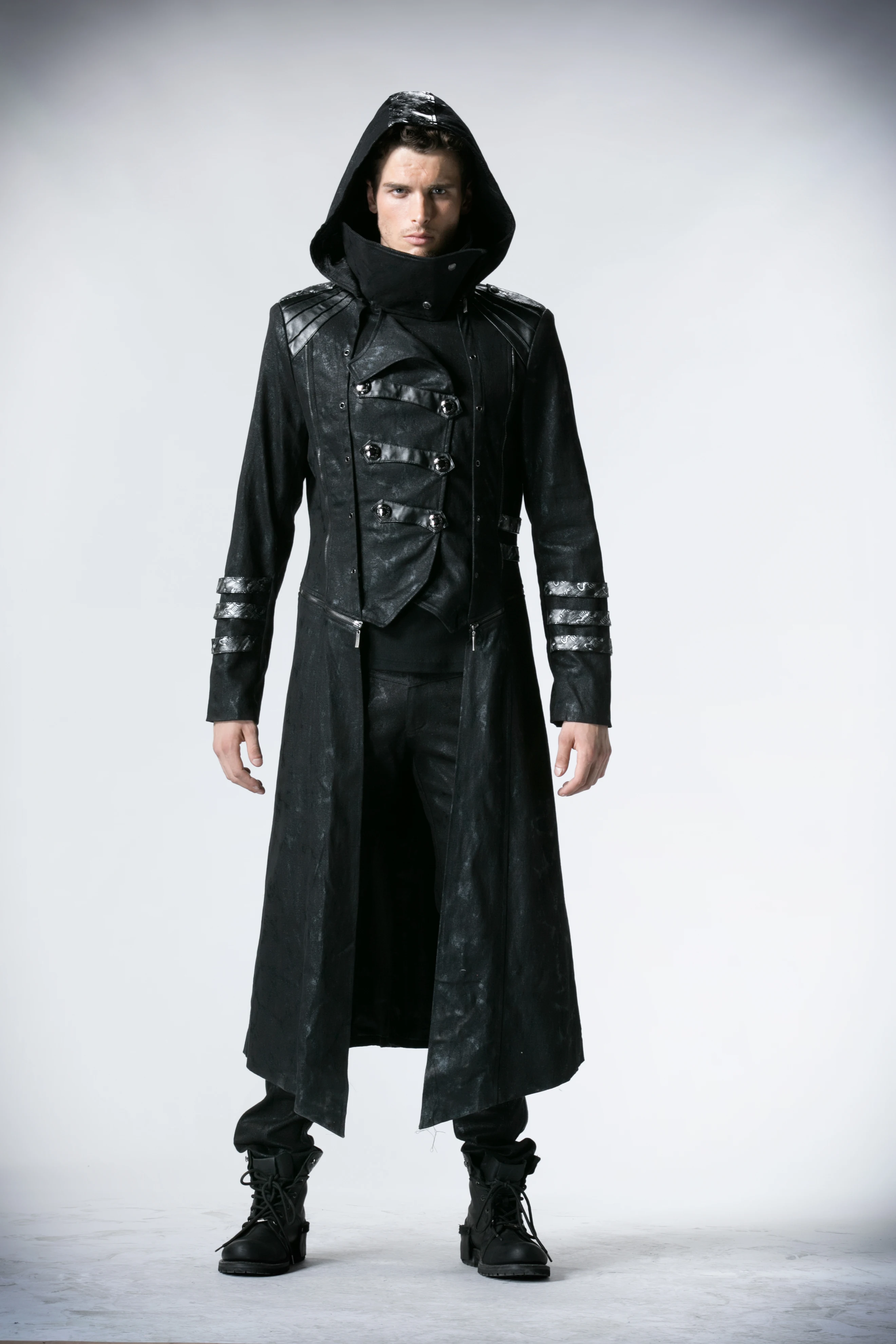 Мужчины в черных плащах. Mens Coat long Jacket Gothic Steampunk с капюшоном. Мужские плащи Punk Rave. Punk Rave пальто. Мужские пальто Punk Rave.