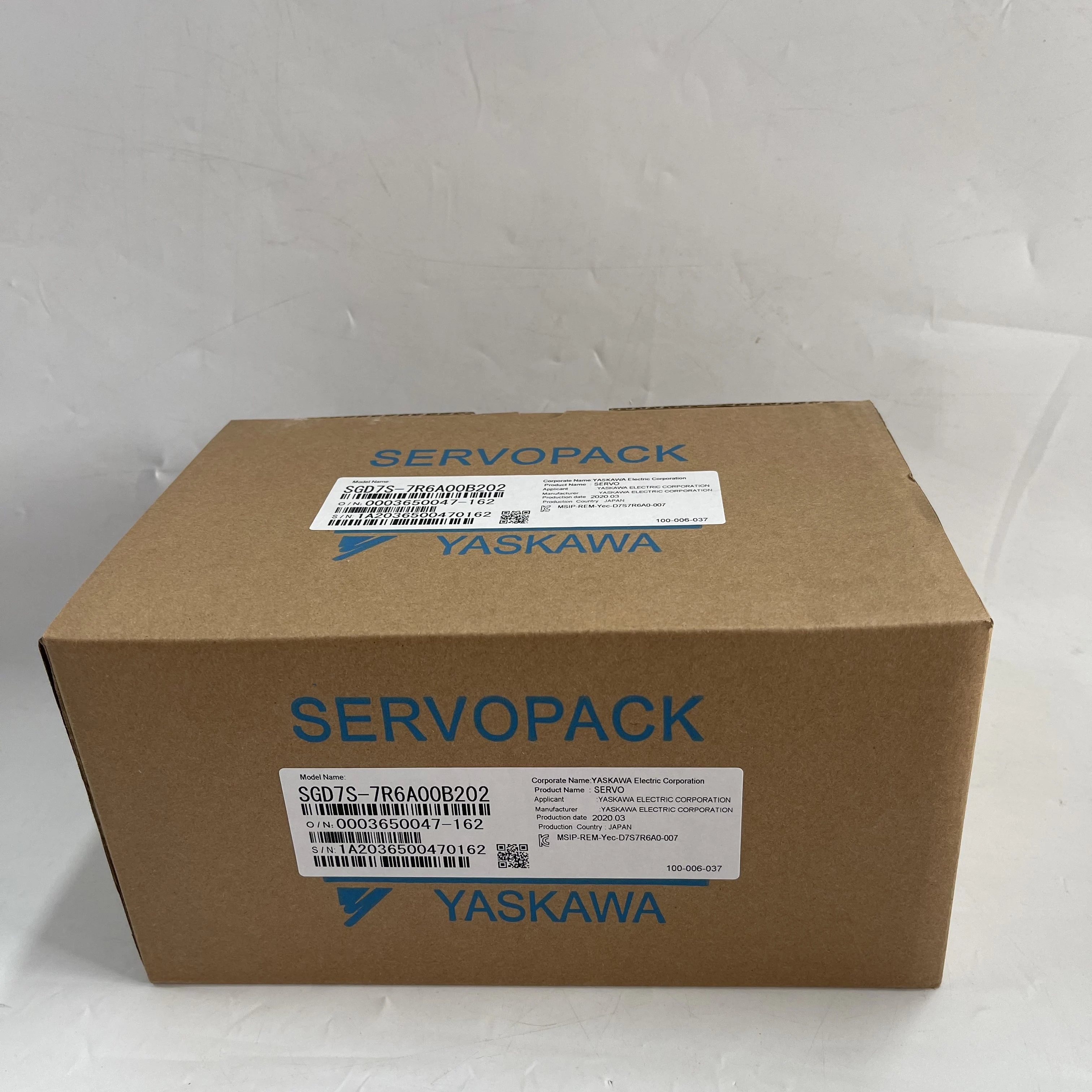 Yaskawa Servo Drive Servopack SGD7S-7R6A00B202 Yaskawa Servo Drive Servopack SGD7S-7R6A00B202
