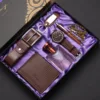 Set da caffè da 8 pezzi: cintura-portafoglio- orologio-profumo-rosario-portachiavi-penna