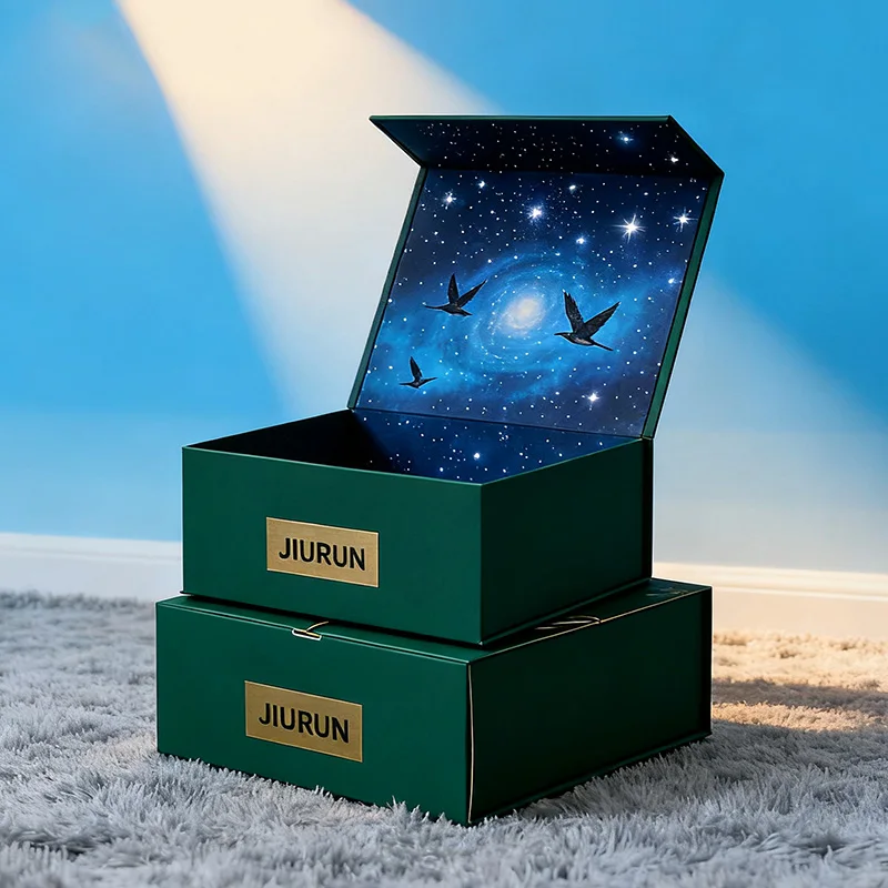 Luxury Custom Recyclable Embossed T-shirt Gift Box Rigid Paperboard Magnetic Closure Lid Folding Box for Baseball Cap factory