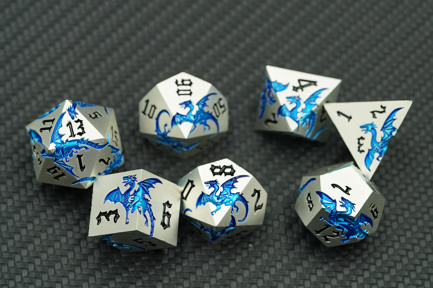 New Design Blue Dragon Dice Set Dnd Polygonal Sharp Edge Resin Dice Rpg Dungeon Checkerboard Game Custom Sharp Dice manufacture