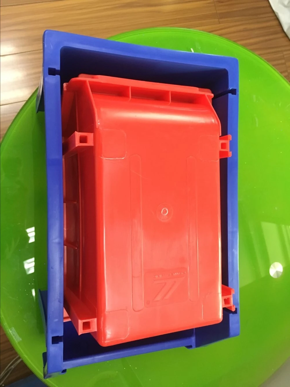 Plastic  bin (95)