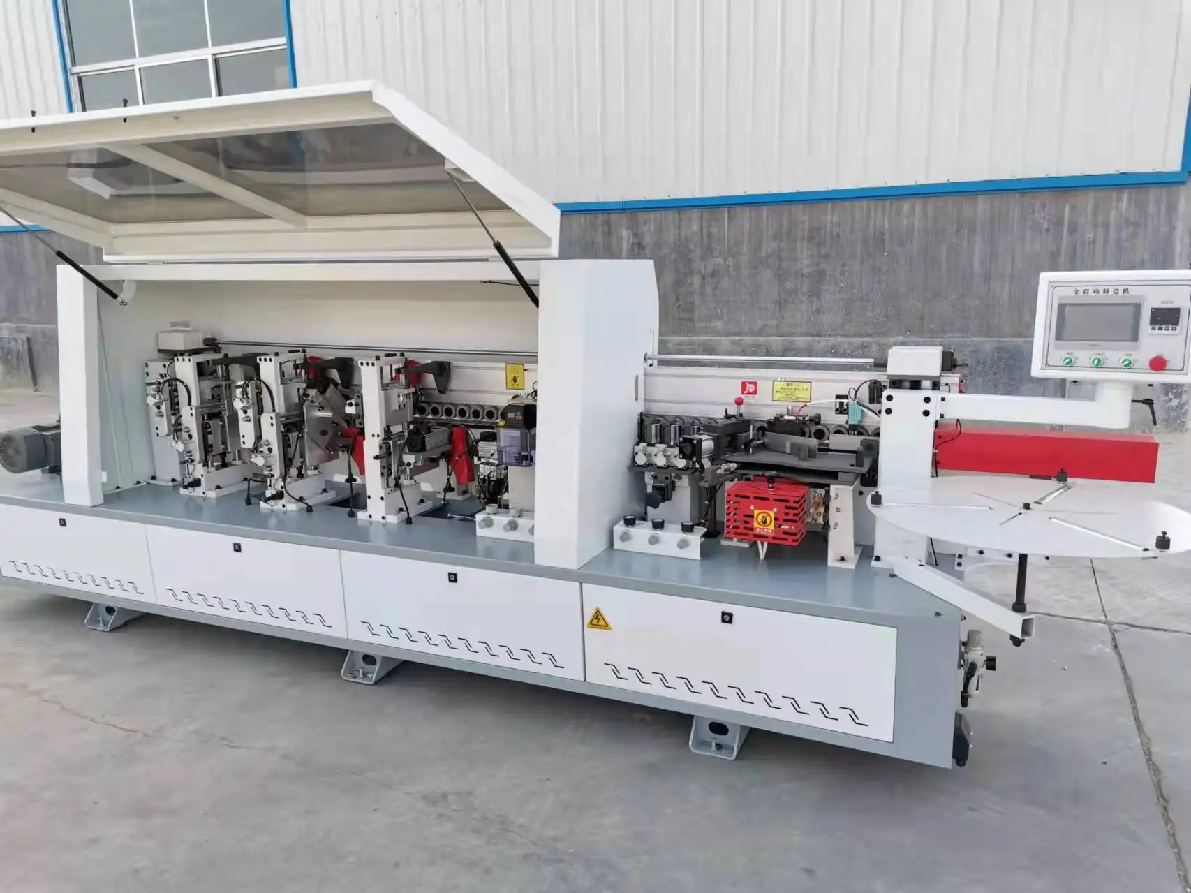 EDGE BANDING MACHIEN  3.jpg