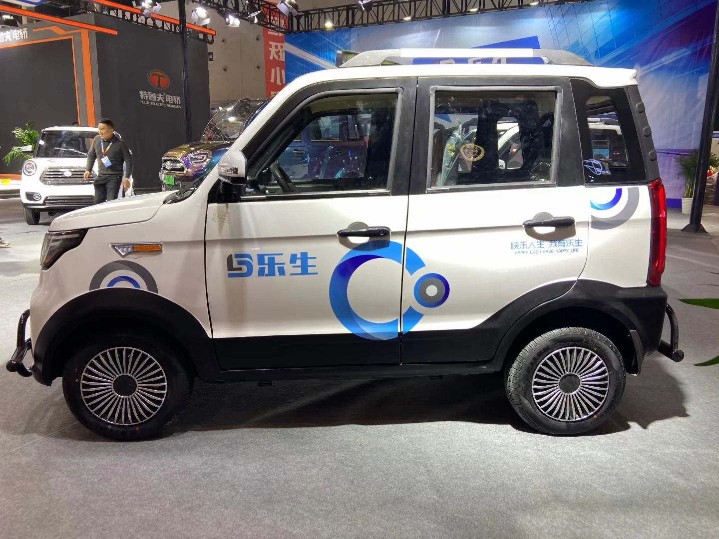 Lesheng Electric Car SUV - ISO Certificated 52km/h Speed