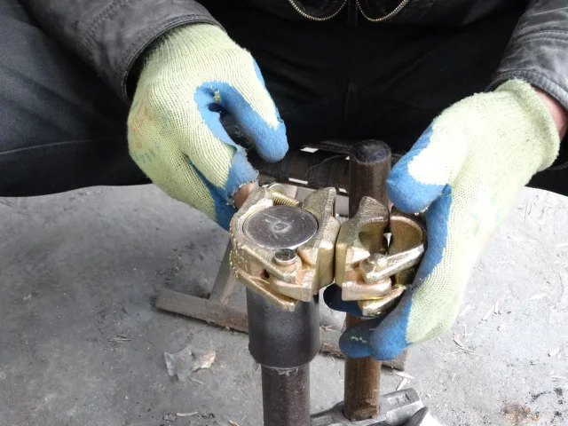 Threaded T Bolt and Nut Tighten Clamp for Tubular Scaffolding Pipe Connection Joint