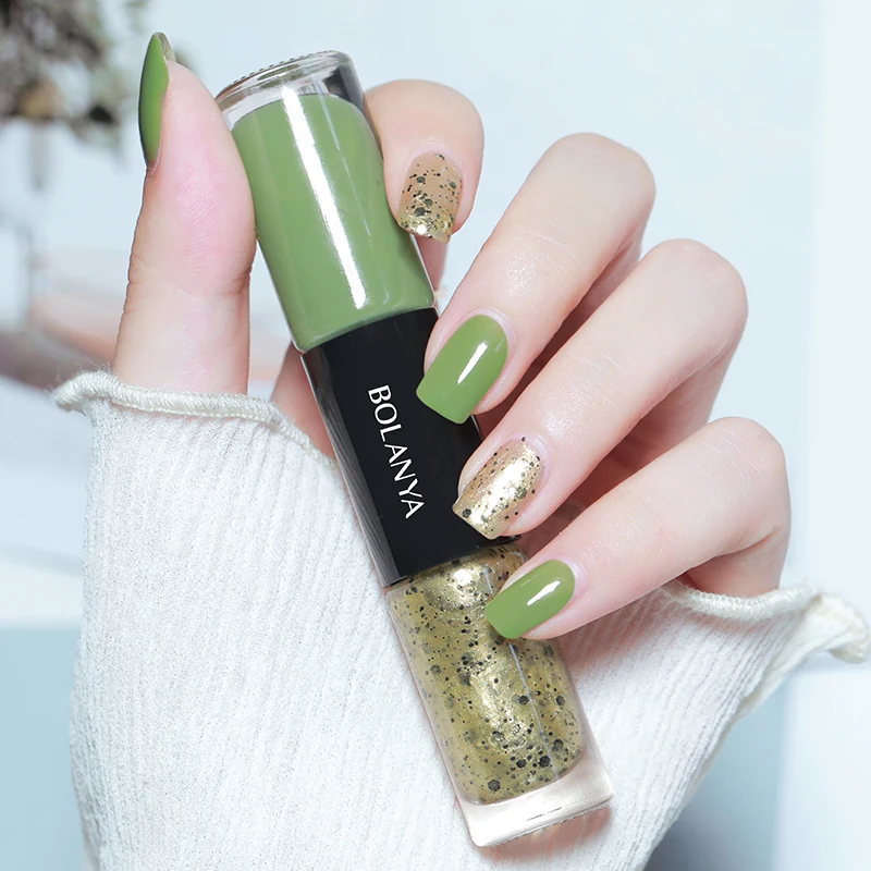 Green Nail Art Fit for a Millennial Gardener (Plus, How to Create the  Pressed-Flower Manicure) - The Kit
