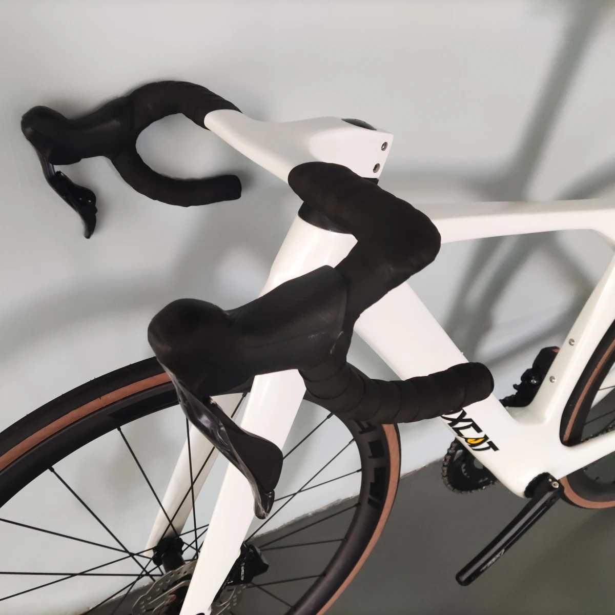 OEM工場MOM1ピースカーボンファイバーフレーム24スピード電動