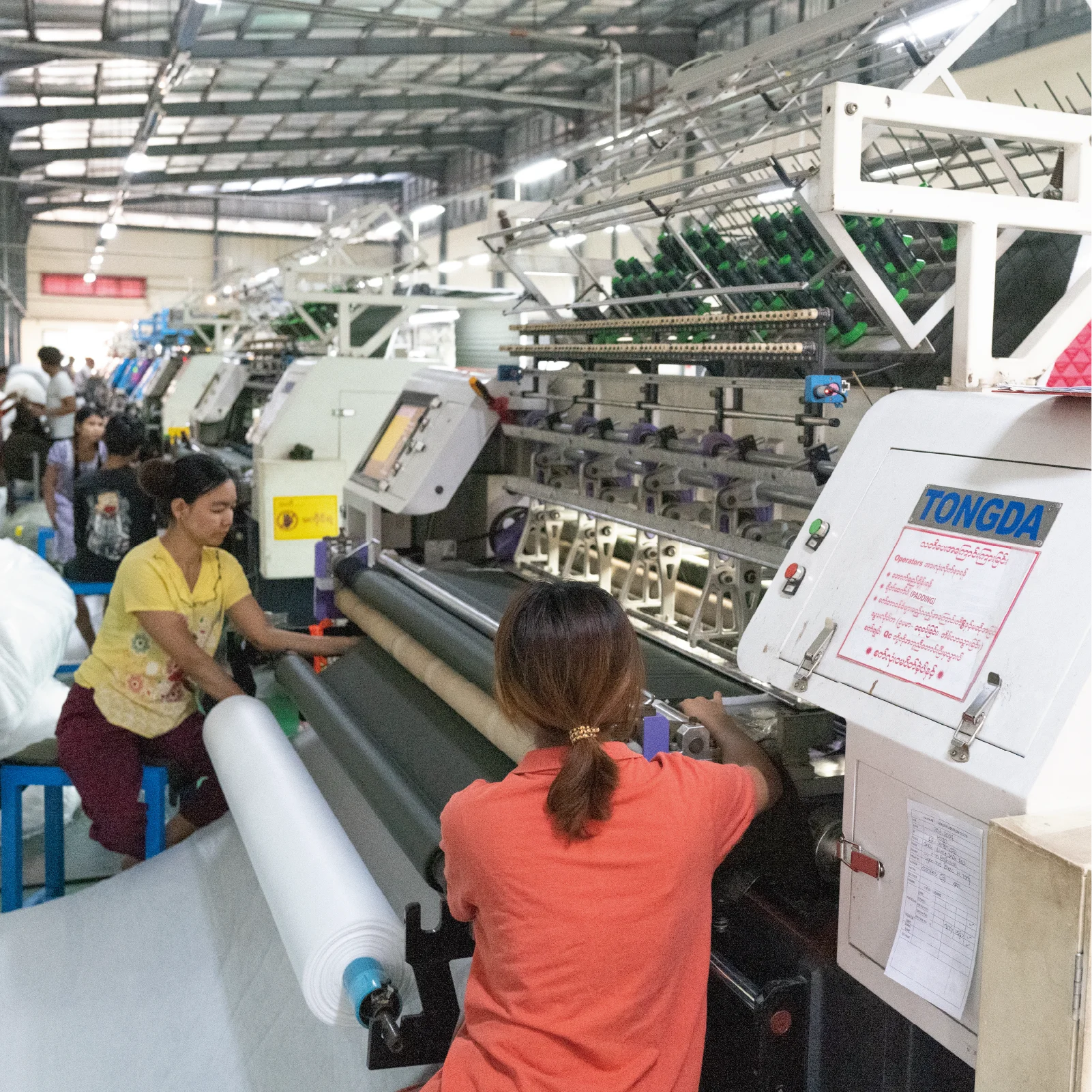 Tongda TD-128-2B Computerized Comforters/Bed Sheet/Curtain Fabric/Duvet/Cloth Making Lock Stitch Multi Needle Quilting Machine