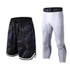 short avec un pantalon blanc