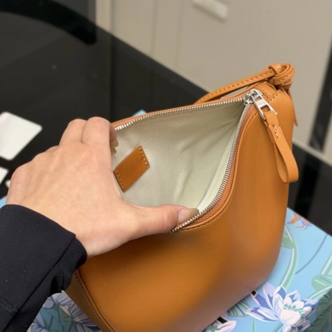 Women’s New Fashionable Genuine Leather Crossbody Messenger Bag