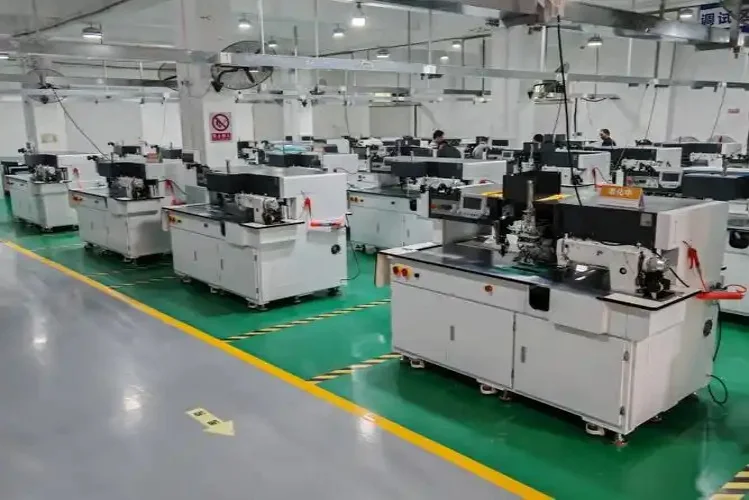 Guangzhou Liangying Clothing Trading Co., Ltd. 3