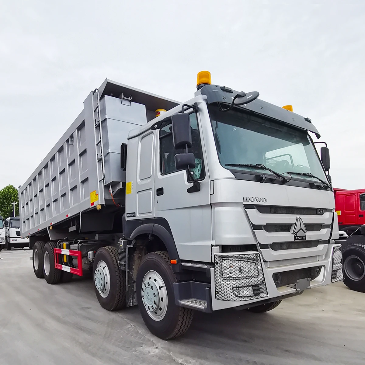 SINO TRUCK 12 Wheeler RHD 50tons Second Hand 8x4 Used HOWO Tipper Dump Truck
