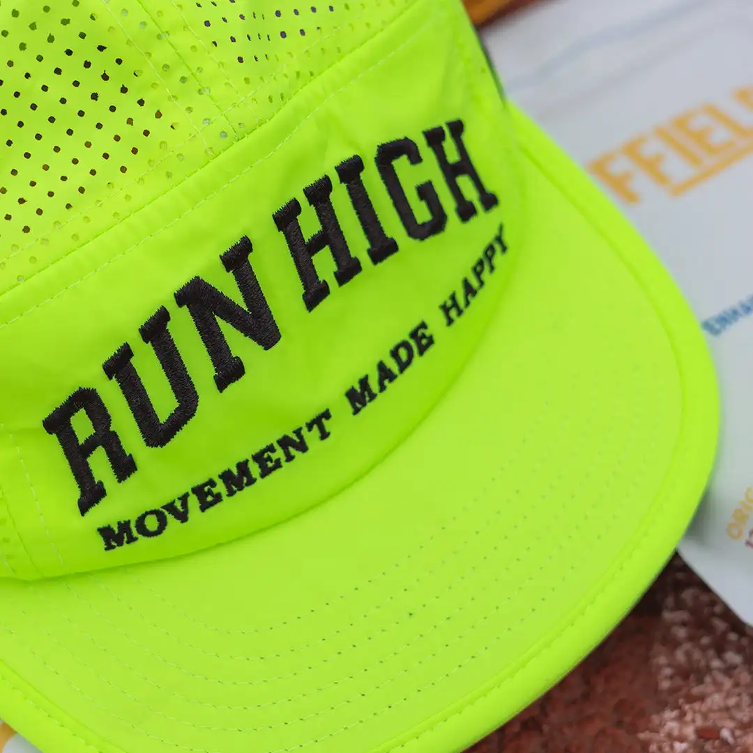 Custom 5 Panel Flexible Brim Breathable Quick Drying Sports Cap