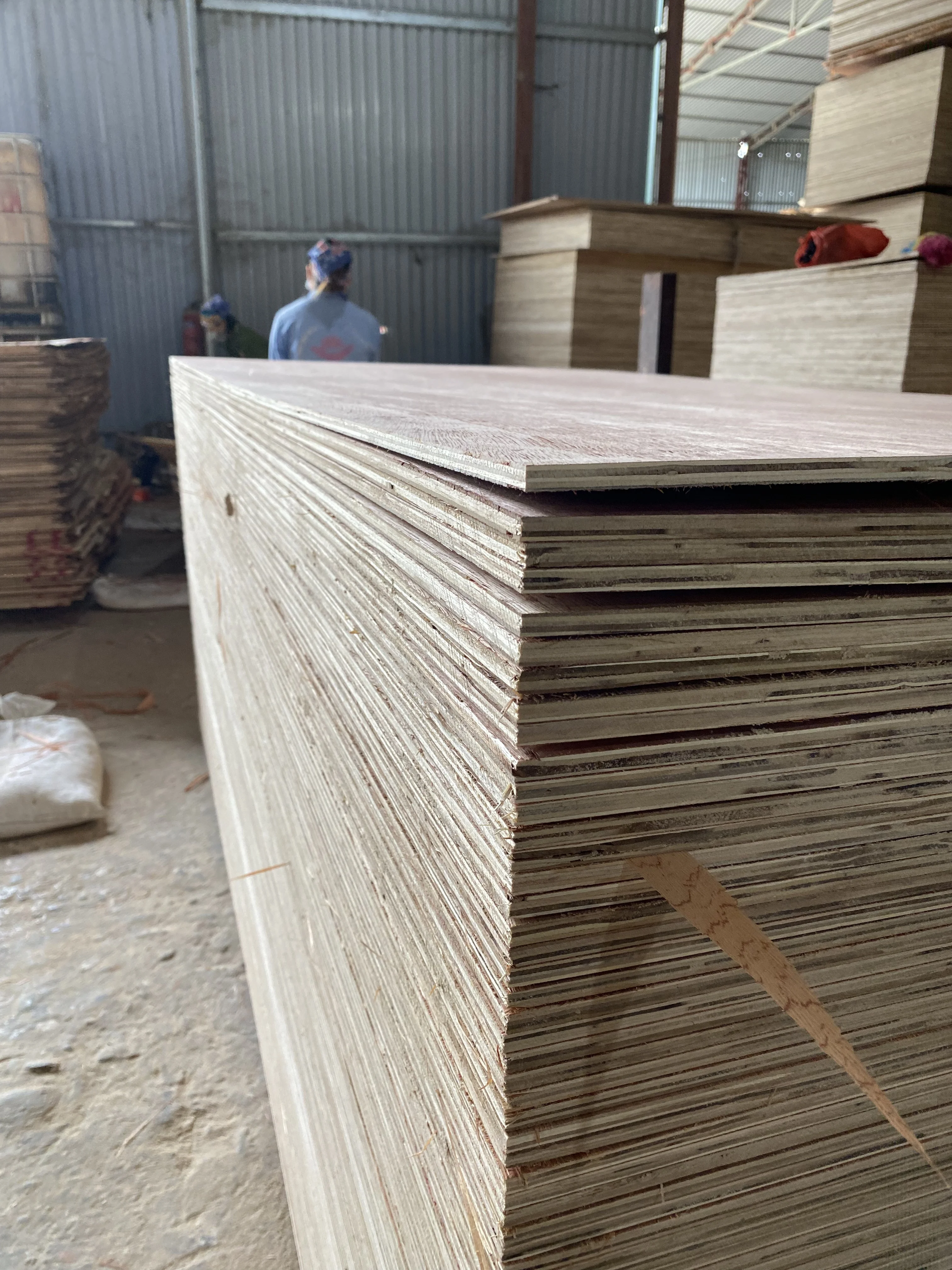 Customized Cheap Container Floor Wooden Plywood 1160x2400x28mm Smooth ...