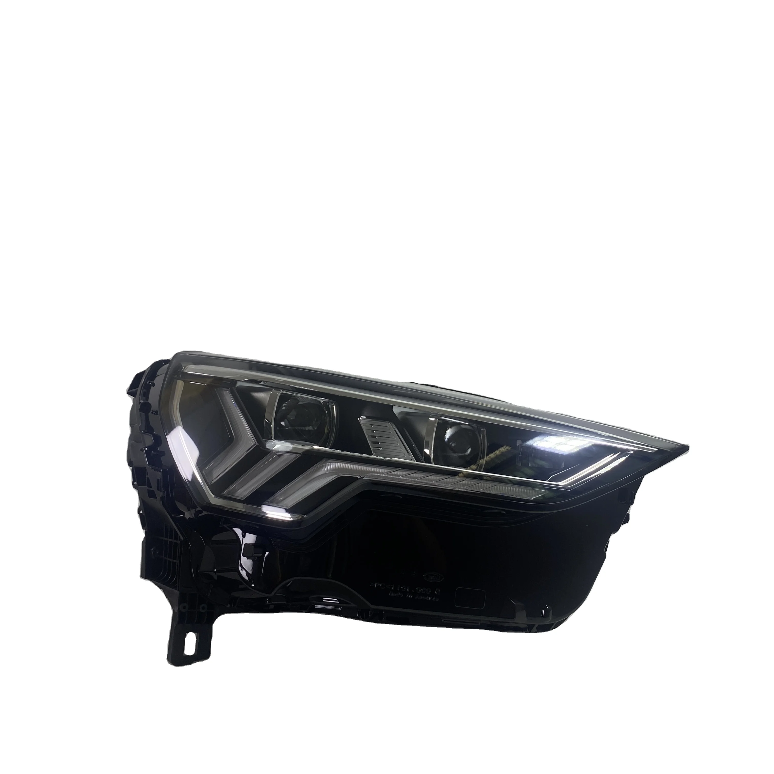 Suitable for 2021 Audi Q3 matrix High Configuration Headlight Assembly High Visibility LED Car Headlights
