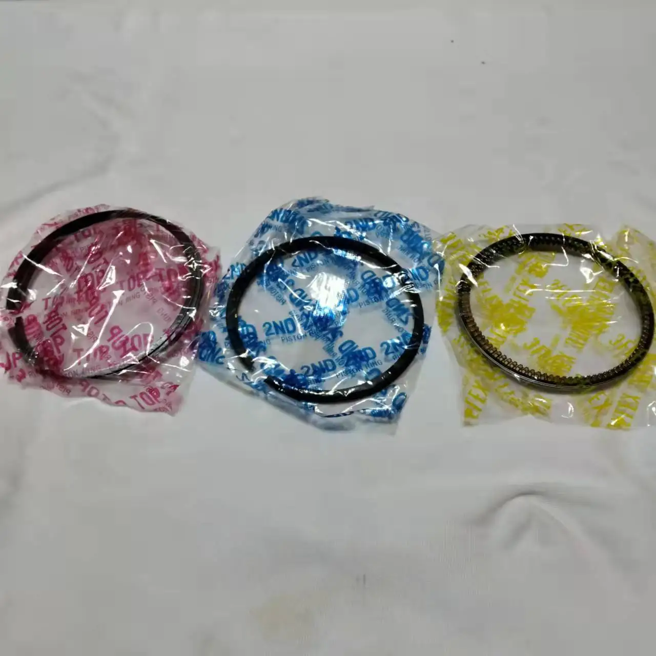 トヨタ　１ＫＺ-ＴＥ　１ＫＺ　13011-67030　タイプSTD　ピストンリングセット。国産社外品。（新品・未使用）。 Amazon.com: XILENY car Part STD Piston Rings Set for Toyota Land