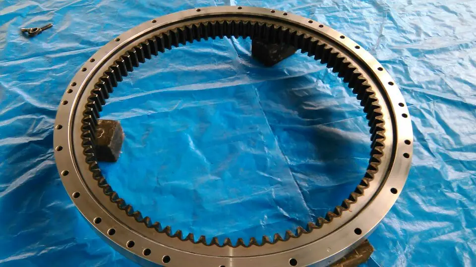 中国 六角輪花盤　f2250202 Komatsu PC200-8MO Swing Gear Swing Circle Bearing 206-25-00500