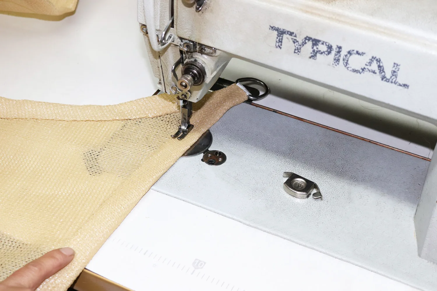 Hand Control Pergola Mosquito Solar Outdoor Polythene Sunscreen Roller