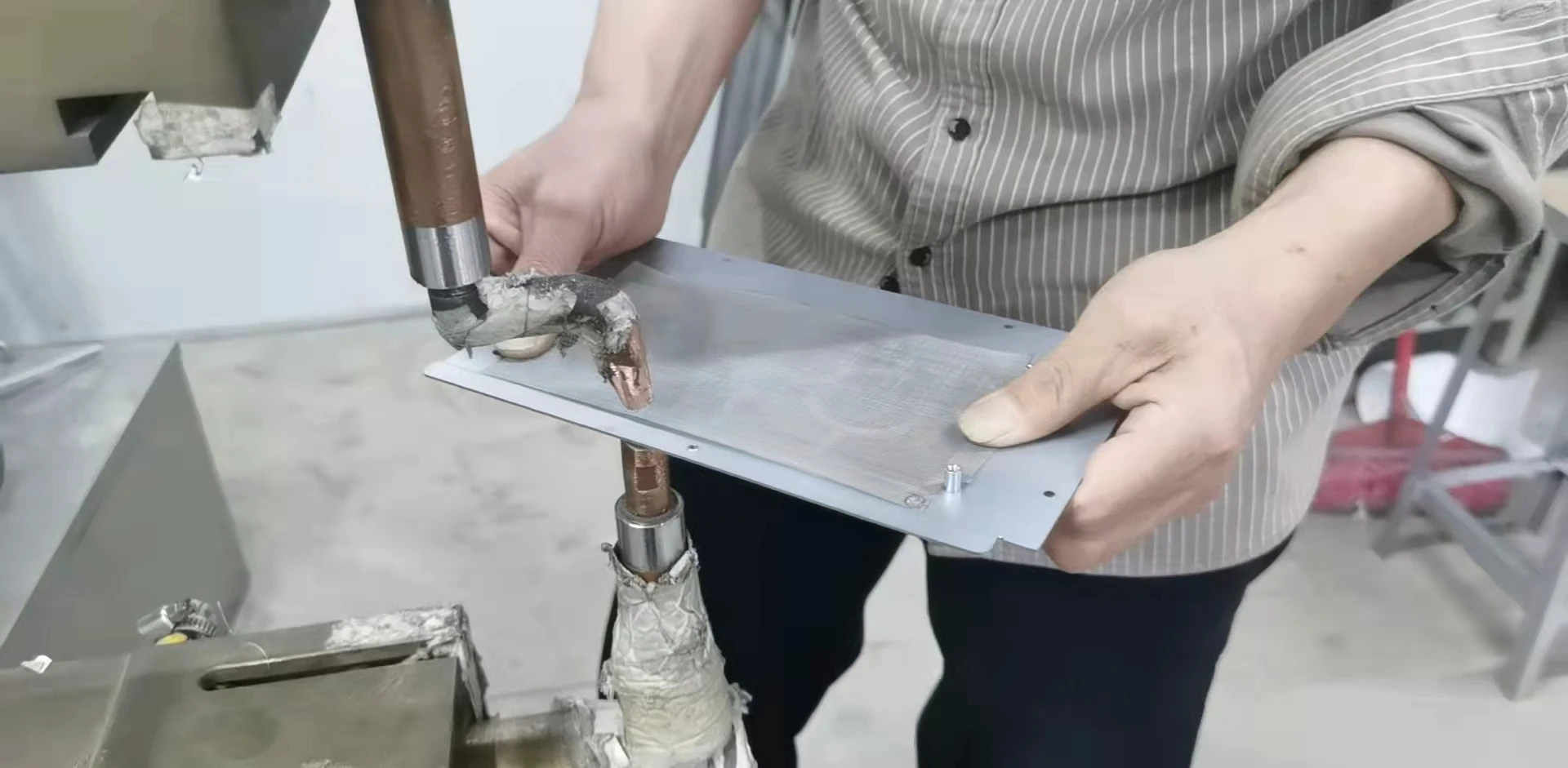 Custom Server Chassis Shell with 0.01-0.05mm Tolerance Precision Sheet Metal Fabrication and CAD Design Support