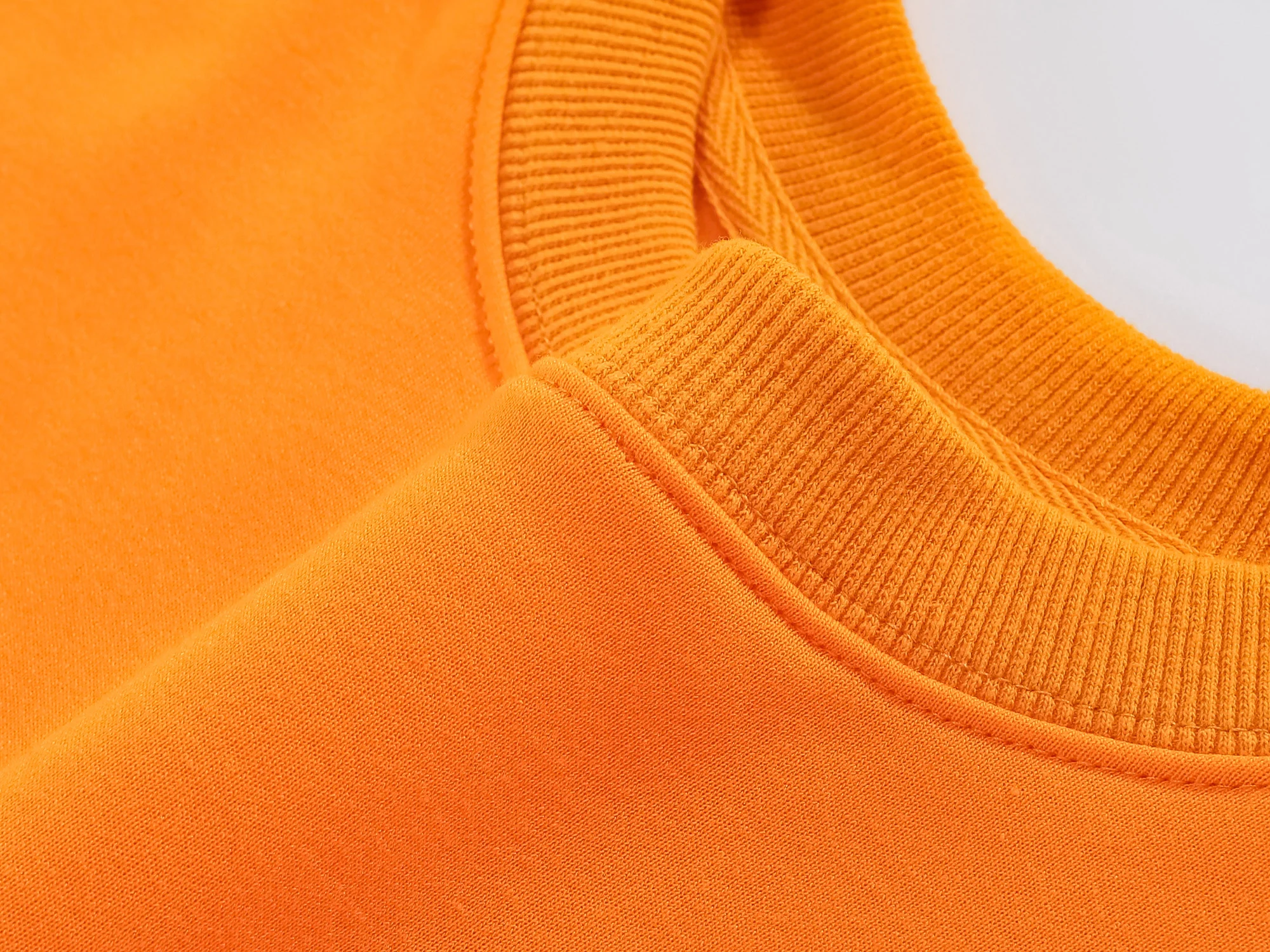 Fashionable 2024 Men s Plus Size Hoodless Sweatshirt Oversize Cotton Sweatshirt in Basic Style Fashionable 2024 Men s Plus Size Hoodless Sweatshirt Oversize Cotton Sweatshirt in Basic Style