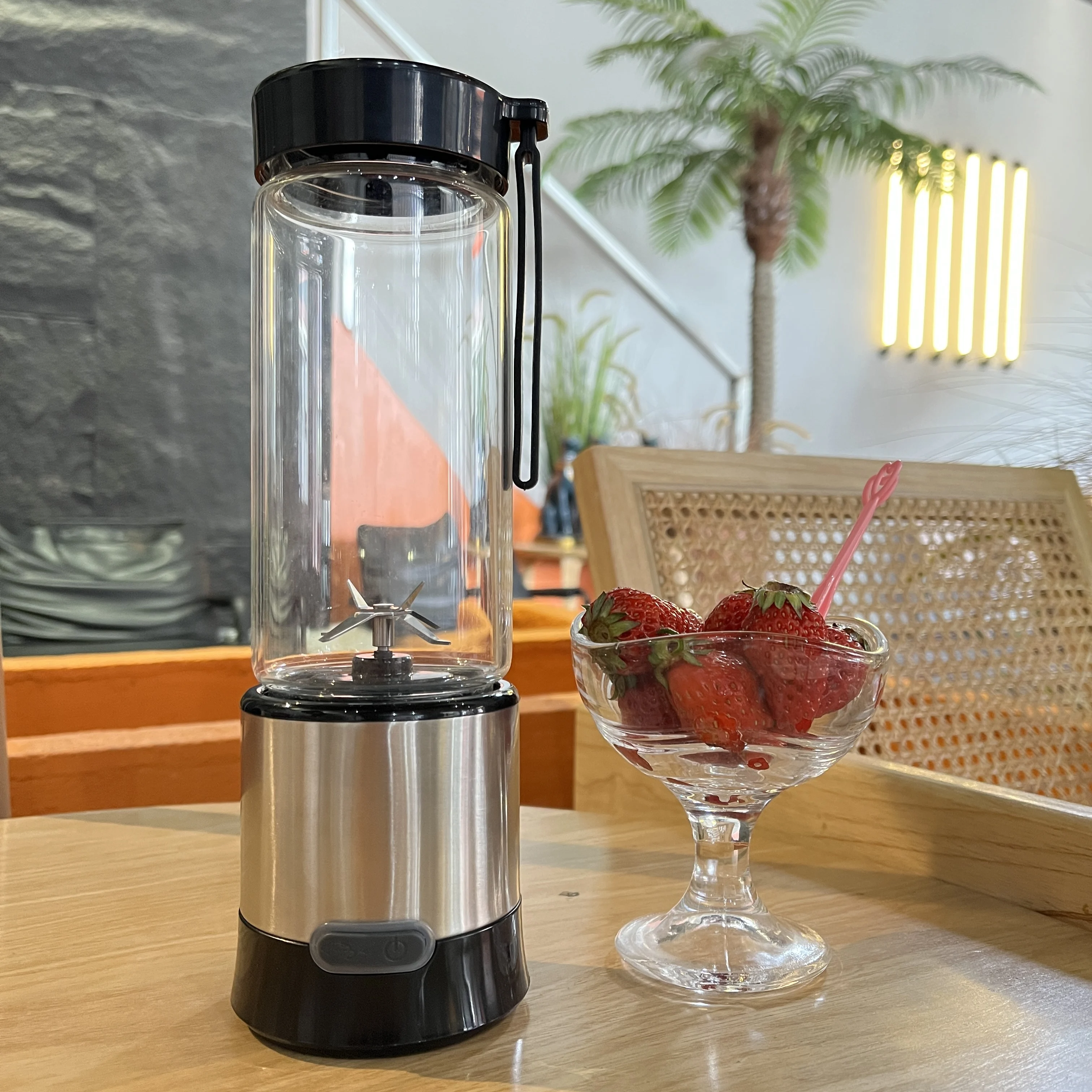 Mini Rechargeable Portable Blender with Ice Crushing Function