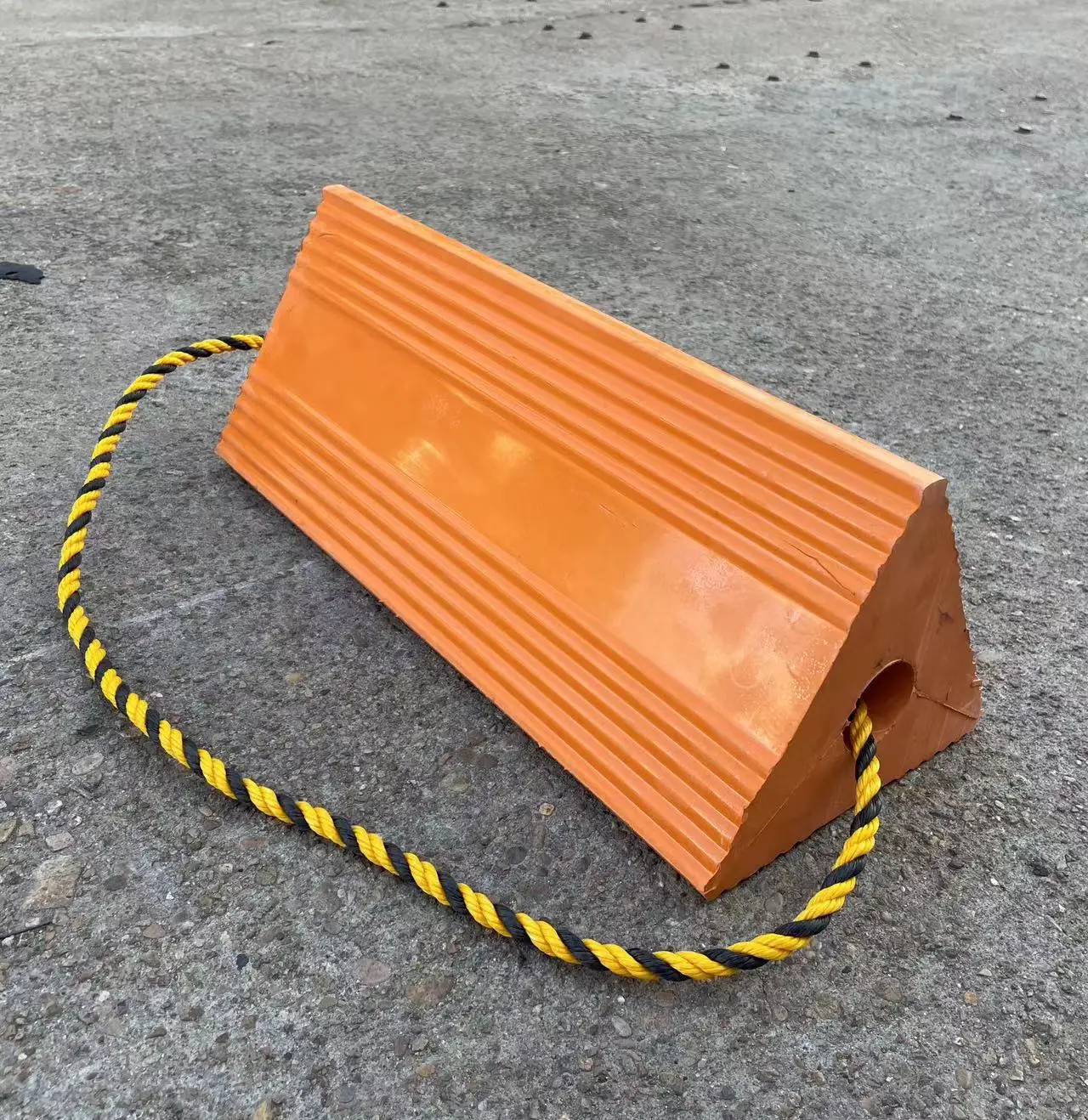 Orange Red Wheel Chock Factory New Design Tire Bumper Solid Rubber  Aircraft Parking Stopper  for Motorcycle, Aircraft, Trailer details