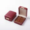 scatola per collana rossa