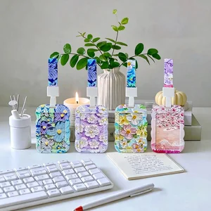 New Arrival Embossed Painting Pattern Card Holder Lanyard Set