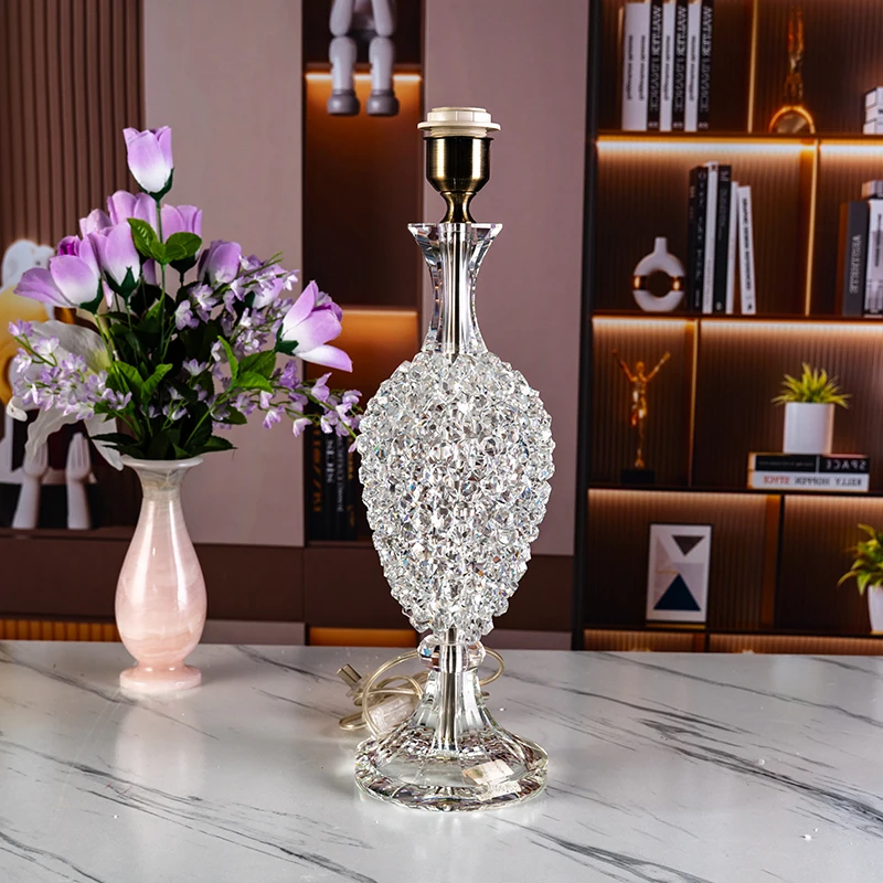 Nouveau Design avec Incrustation de Diamants Élégant et Luxueux Décoration Maison Chambre à Coucher Table à Manger Lampe de Bureau en Verre Cristal