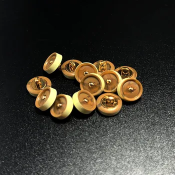 Wholesale Women's Clothing with High-End Customized Resin Buttons