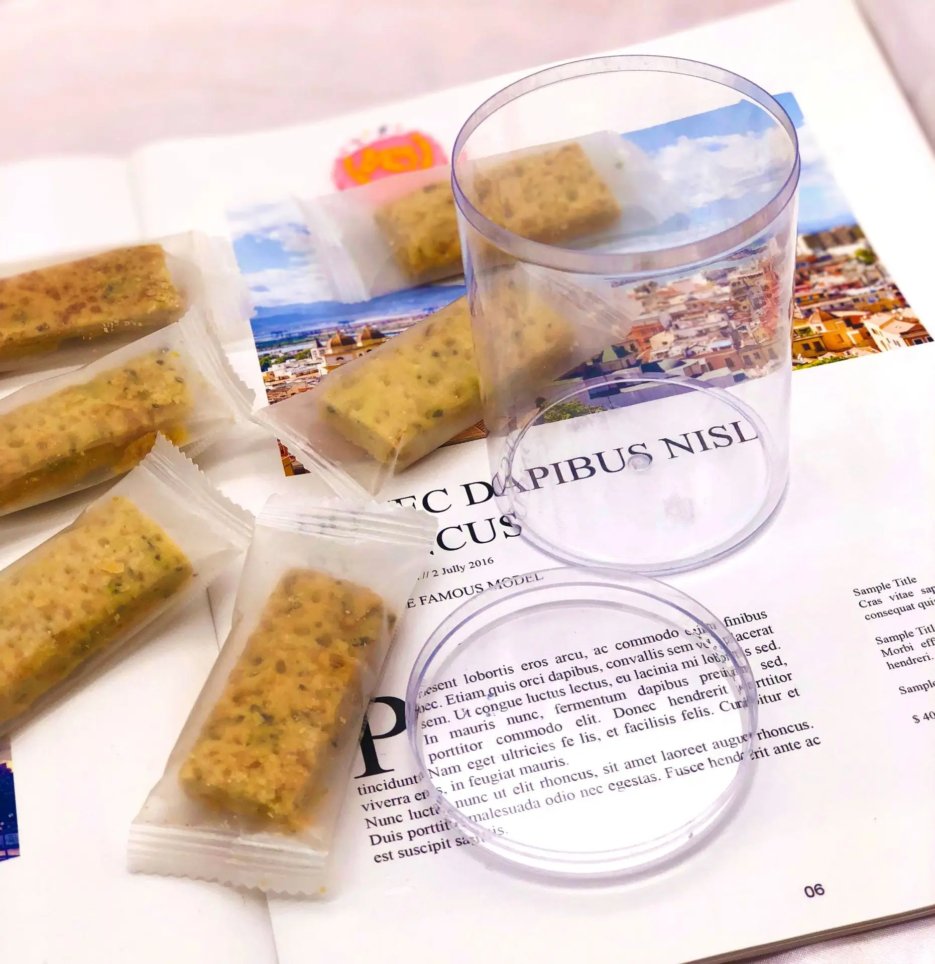 Factory direct price PS transparent plastic biscuit box, round pastry packing boxes with lid