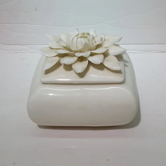 ceramic box Handmade White Ceramic Retro Jewelry Box for Woman Wedding Gift Storage Decor Flower