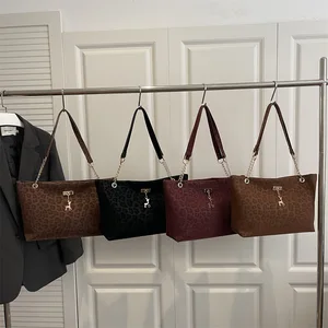 2026 Autumn/Winter New Leopard Pattern Retro Commuting Women's Handbag Large Capacity Tote Bag