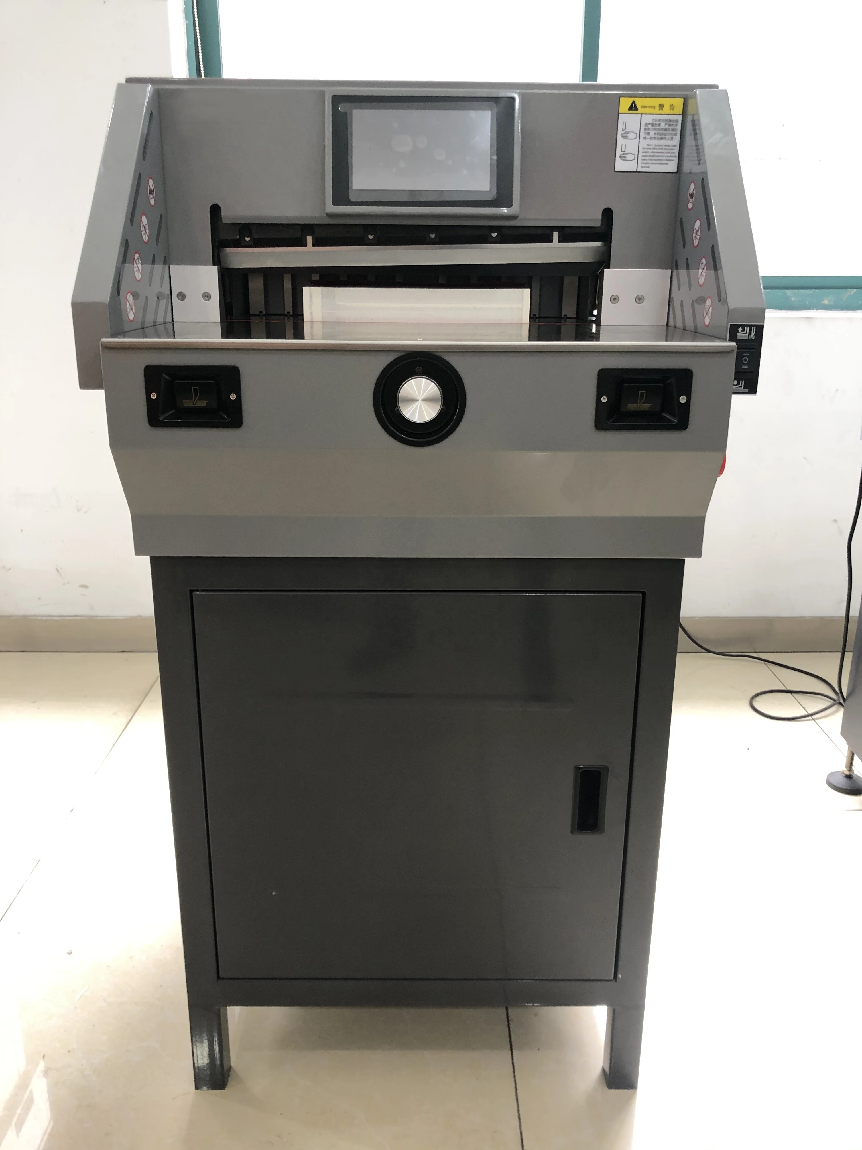 E490T Program Control LCD Display A2 Size Electric Paper Cutting Machine
