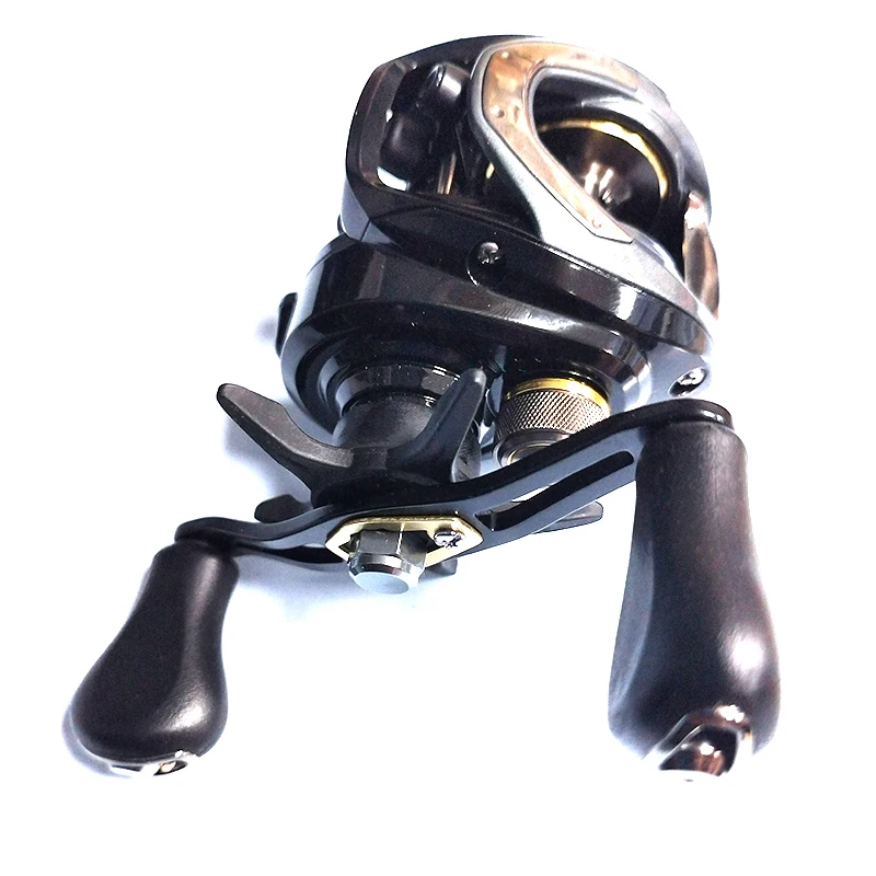 daiwa cr80 casting reel strong yet light and rigid combining the best characteristics of each material Daiwa CC80 7.5:1 Left Hand