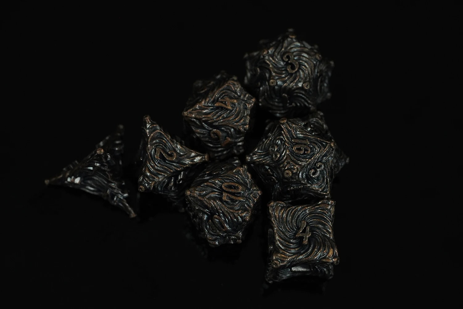 7pcs Polyhedral Dungeons and Dragons RPG Dice Set Black Copper Stripe Metal DND Games Usage supplier