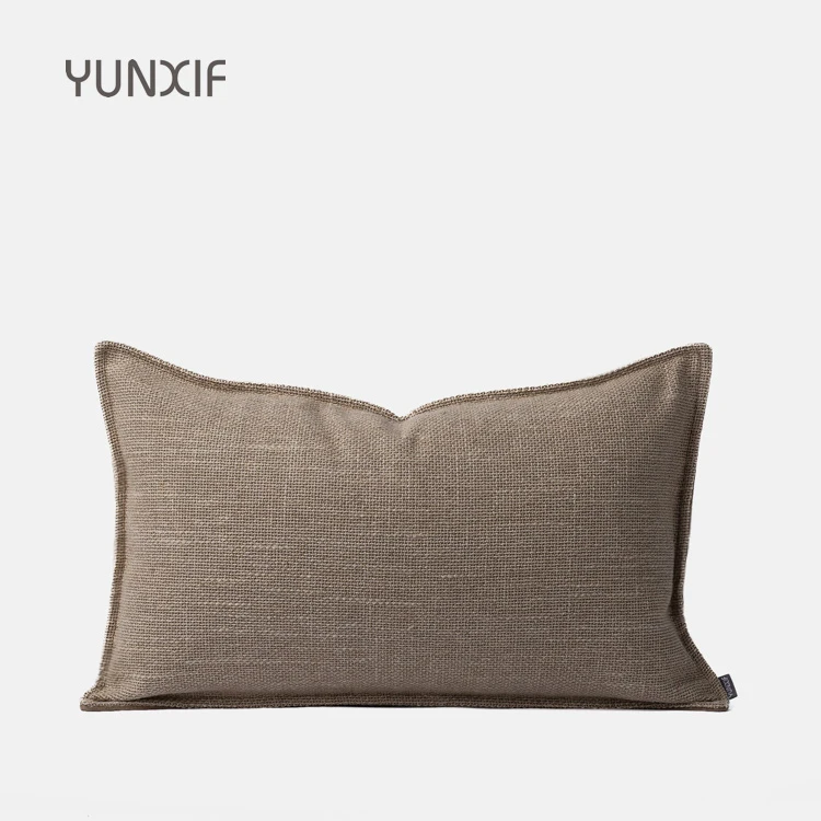 Housse de coussin japonaise minimaliste marron infroissable_voghion.com