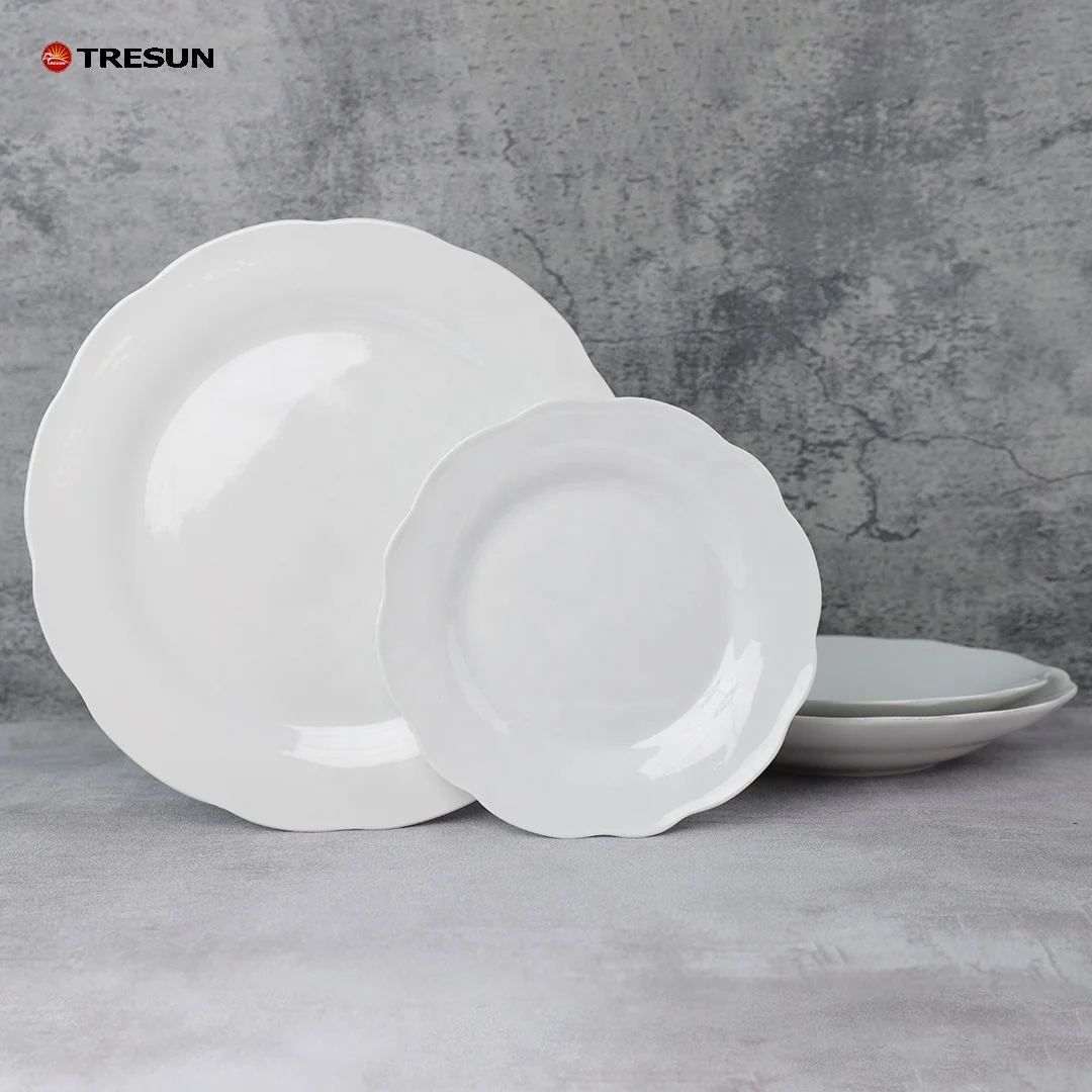 Wholesale Scalloped Edge China Luxury Modern Restaurant Porcelain Nordic White Dish Set Ceramic Plates for Wedding