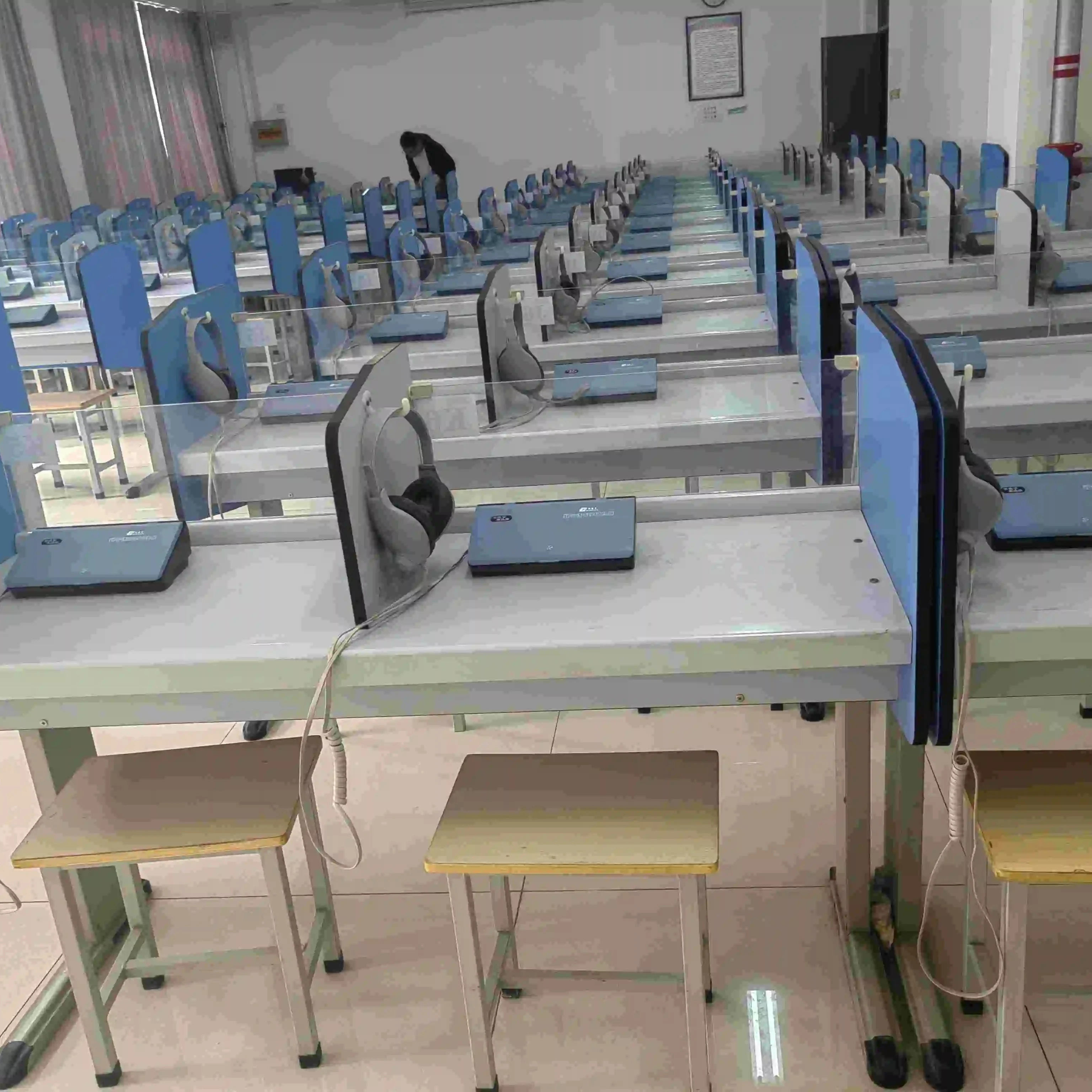 Speech Room Classroom Language Equipment Learning Software Multilingual Foreign Language Speech Laboratory Equipment 12 Months