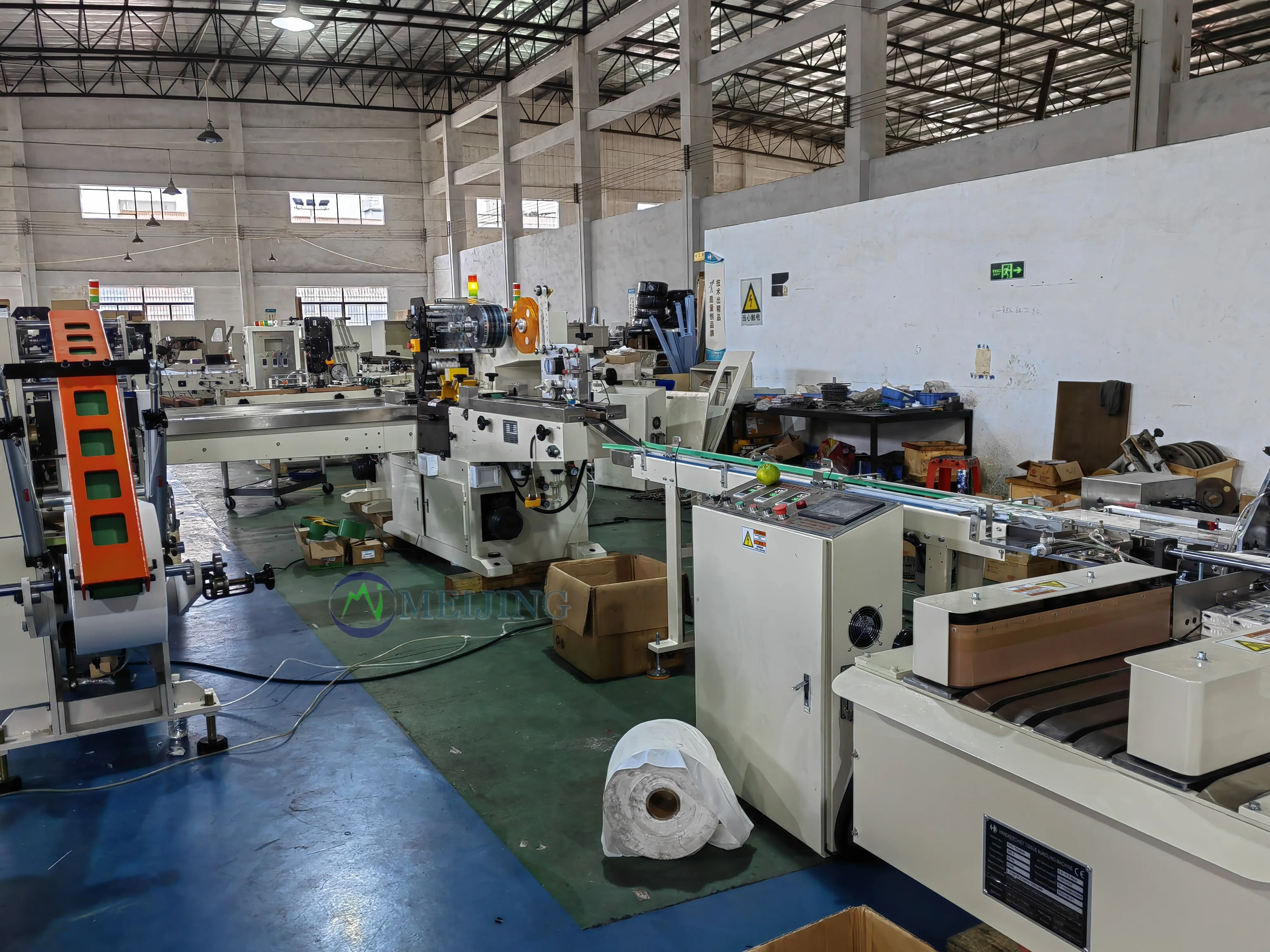 Standard Type Handkerchief Making Machine 500-600 Sheets/Min Pocket Tissue Folding Price for Manufacturing Plant Restaurant Use