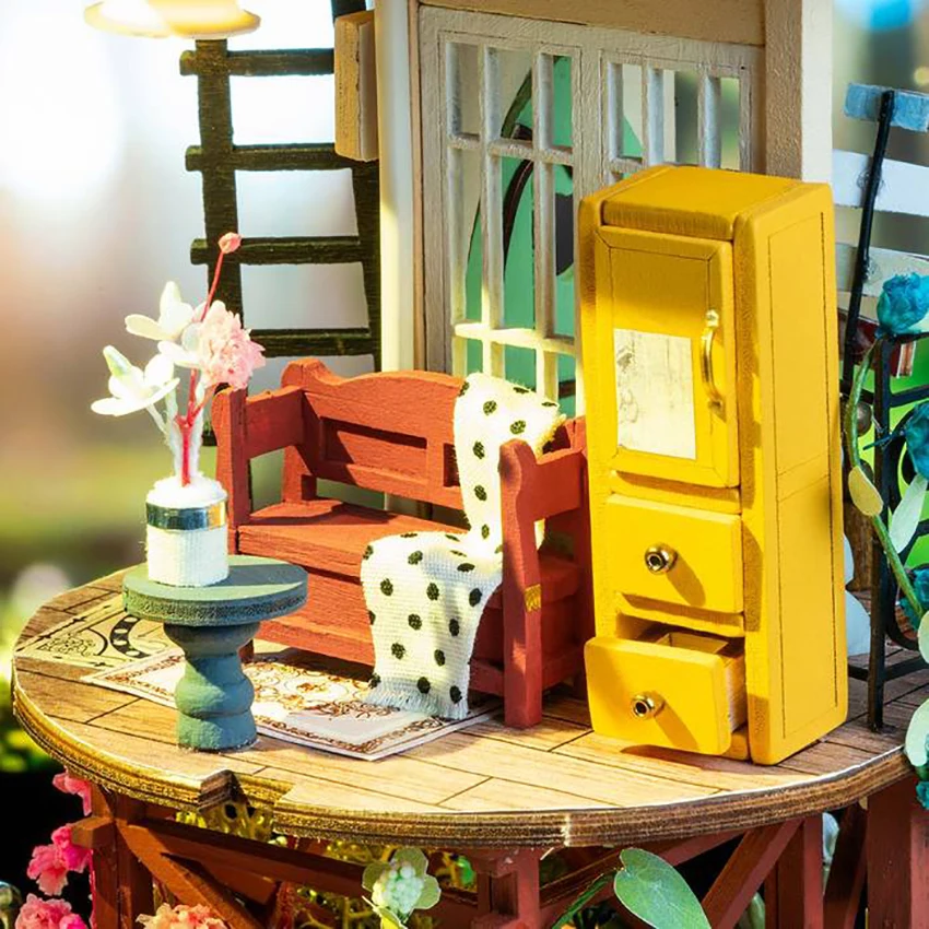 Robotime Hot Selling DIY Mysterious World DS001 Domed Loft  Rolife DIY Glass Miniature Doll House Kit