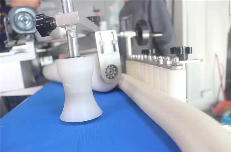 Автоматическая машина для производства скручивания сосисок оборудование для раскатывания теста оборудование для производства слоеных кондитерских изделий