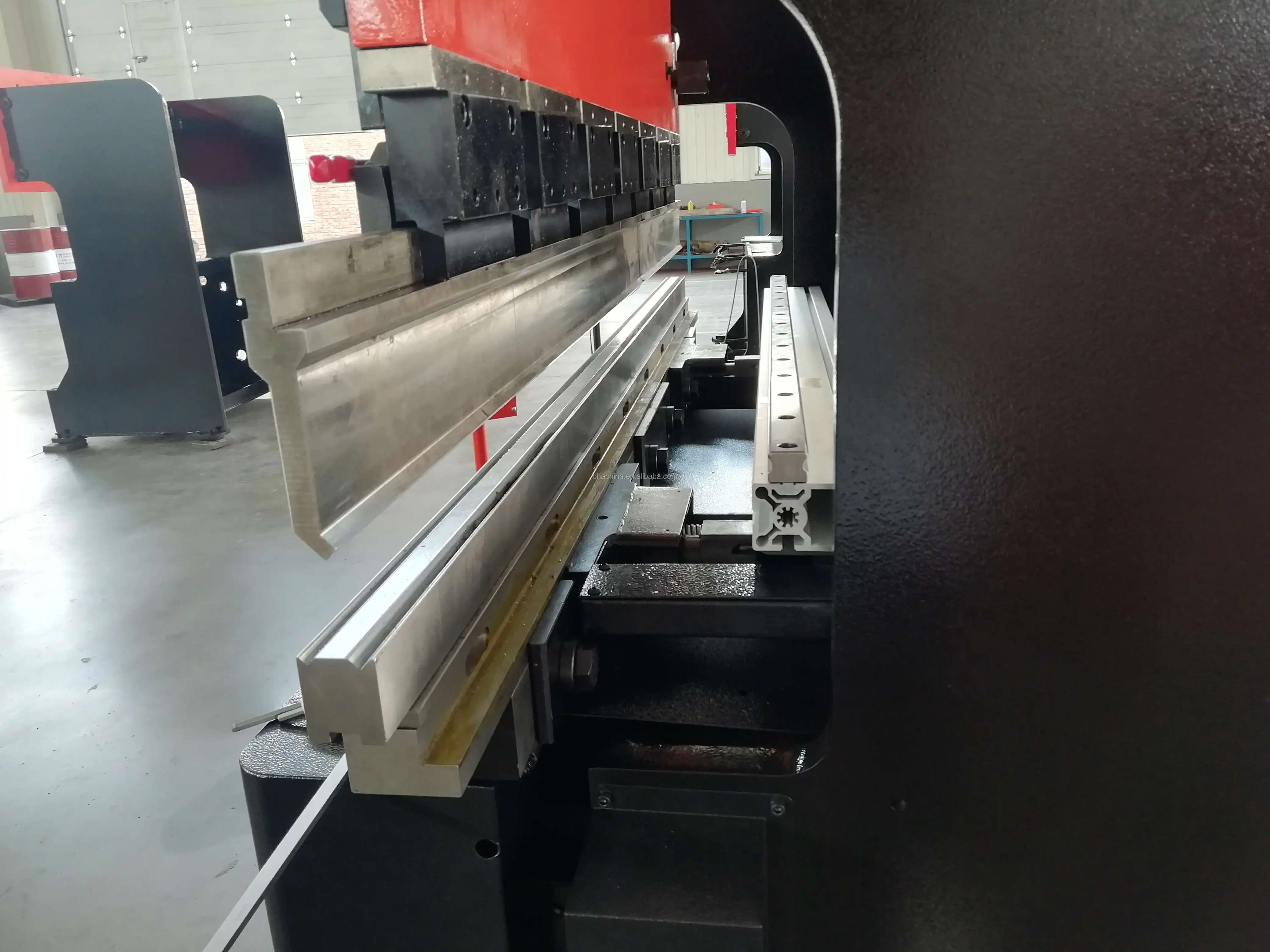 Пресс-тормоз листового металла CNC Amada