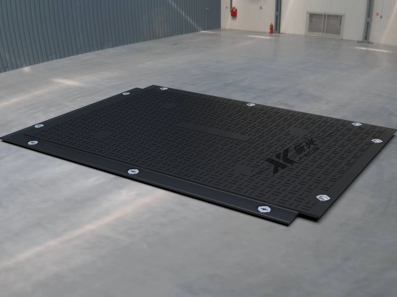 Interlocking Ground Protection Matting Overlapping Design Composite Temporary Road Mats
