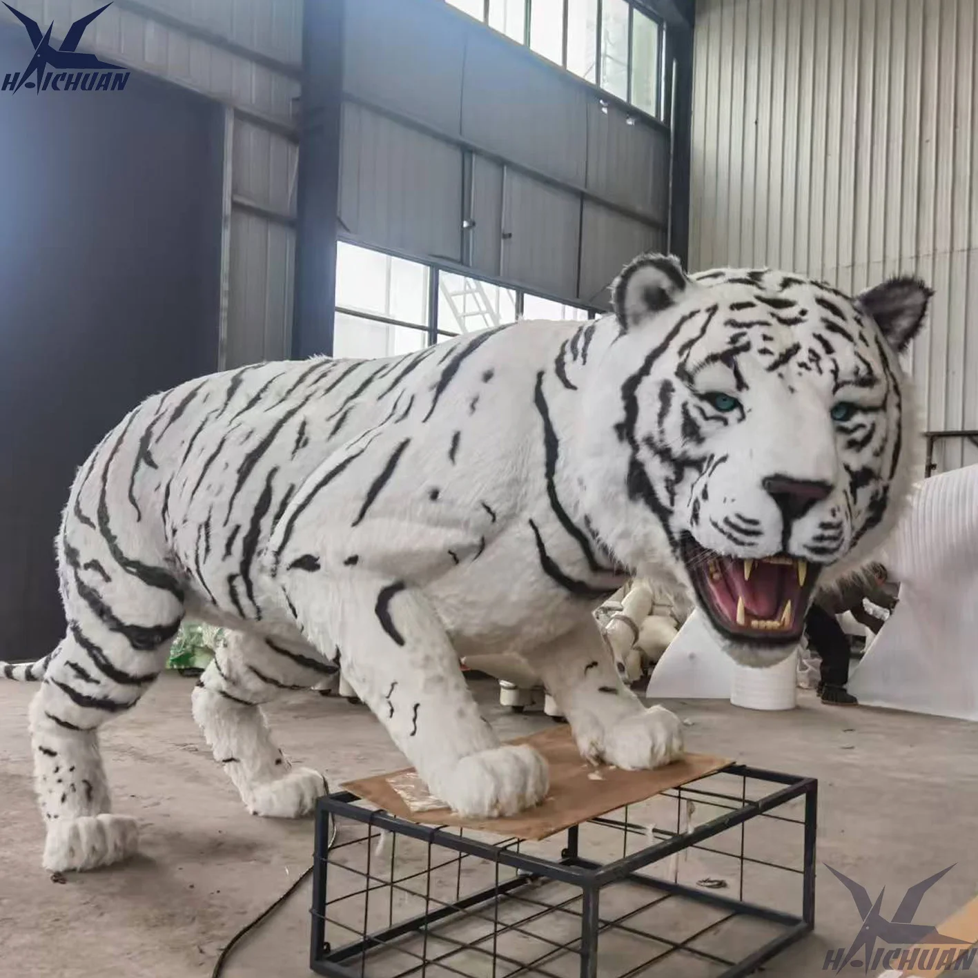 Haichuan Factory Customizable Robotic Animals Model for Zoo Theme Park Decoration Realistic Moving Animatronic Tiger Statue