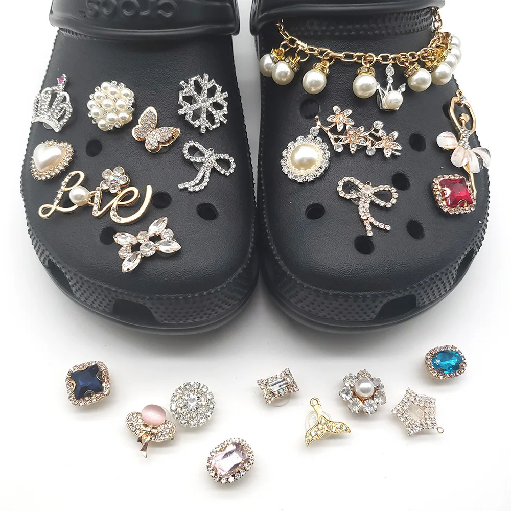 Hot Sale 1 Set Women's Sandals New Designer Croc Charms Gemstone