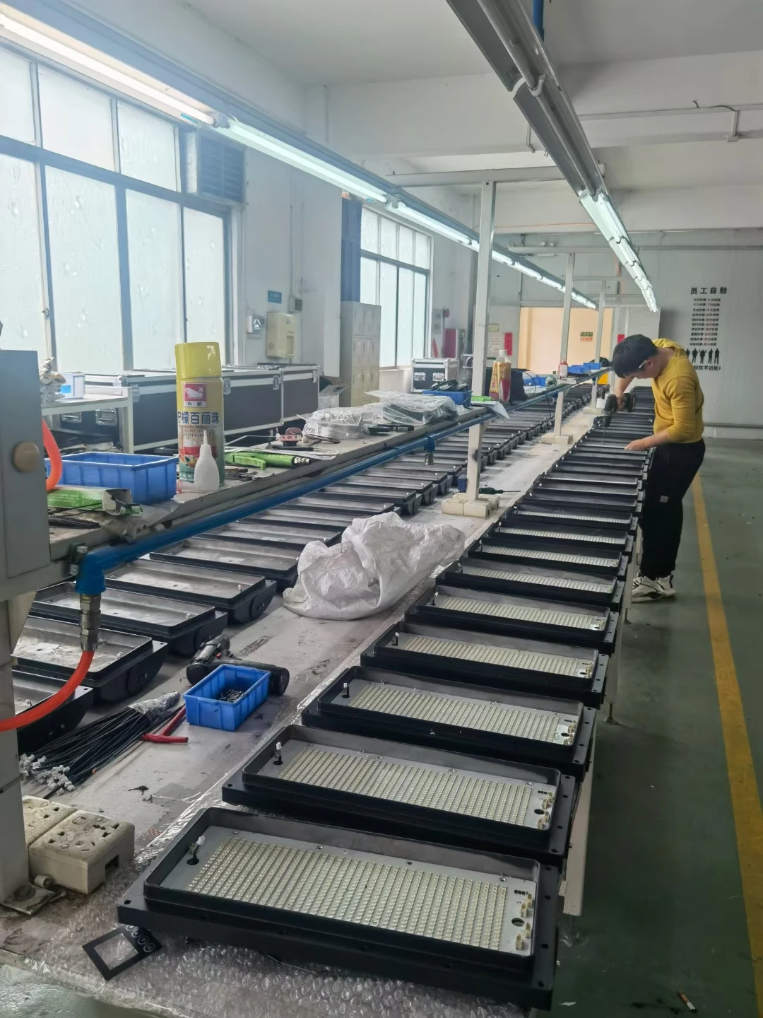 STAGE LIGHT FACTORY (8)