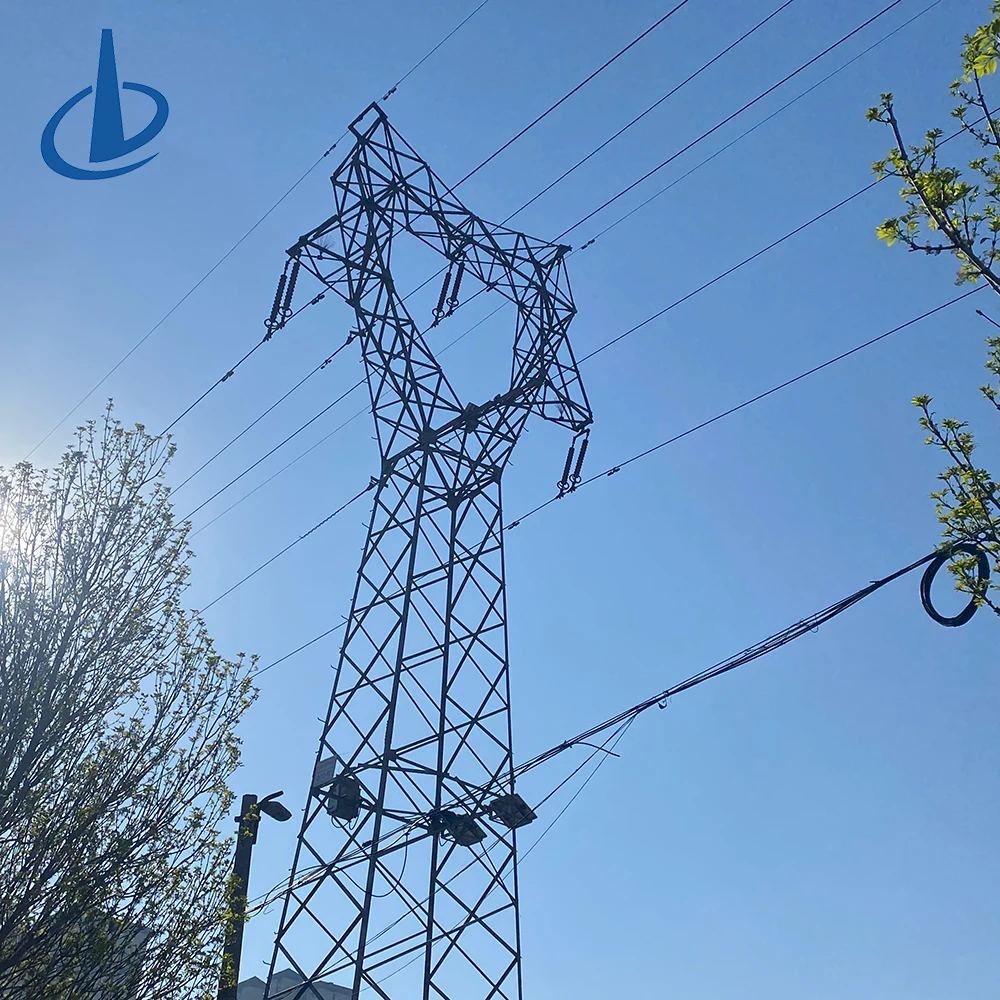Torre de celosía de acero de doble circuito con resistencia a la corrosión mediante galvanizado en caliente, torre de transmisión de acero en ángulo para proyectos de líneas eléctricas